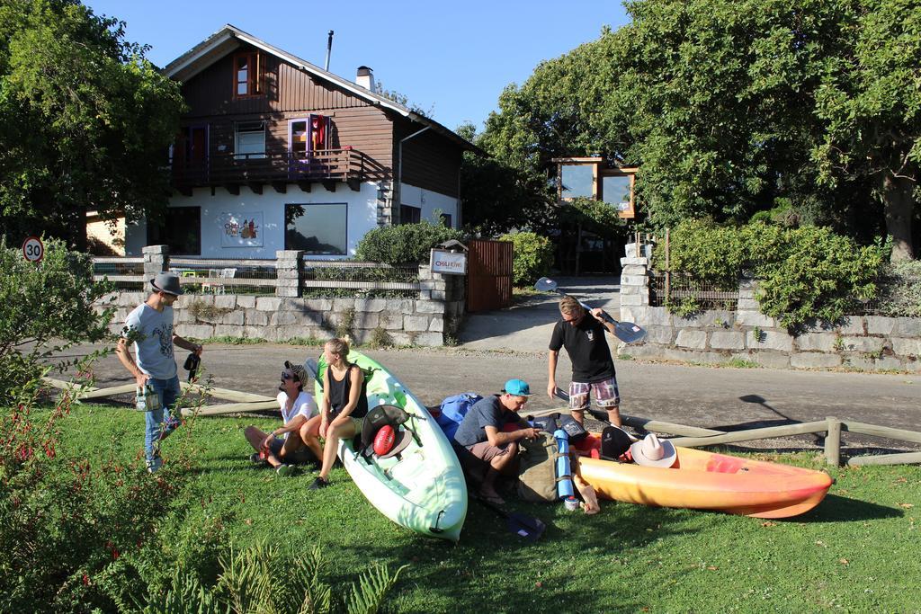 Chili Kiwi Lakefront Backpackers Hostel Pucon Exterior photo